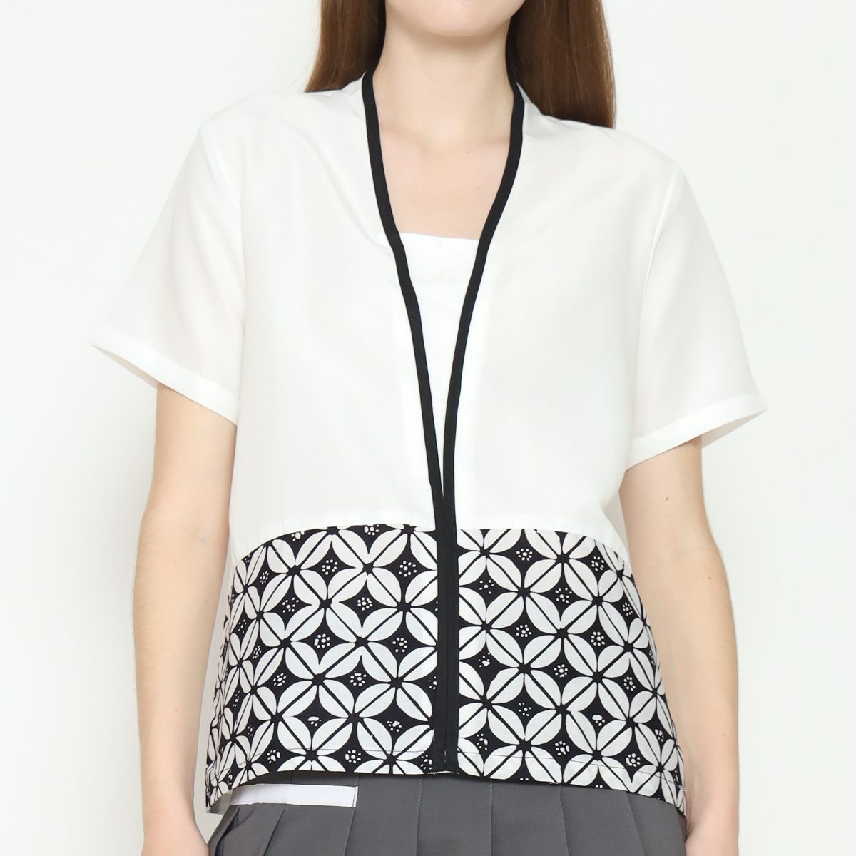 Yuki Blouse Cream Black - Image 2