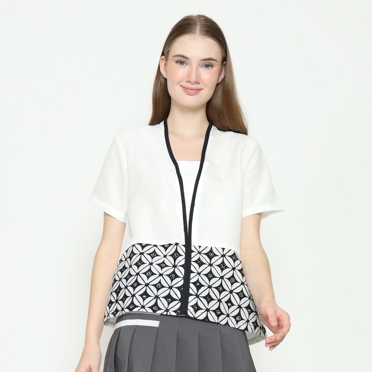 Yuki Blouse Cream Black