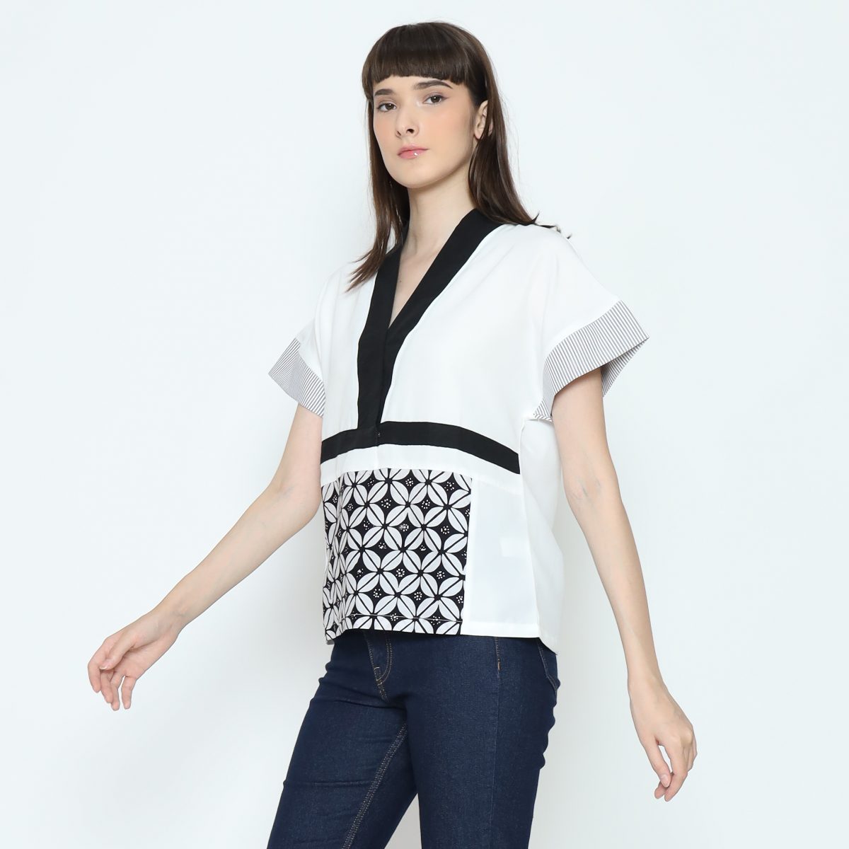 Akari Blouse Cream Black - Image 4